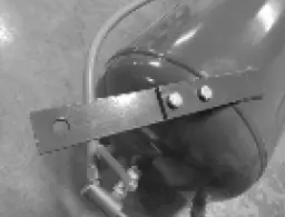 GLOBAL INDUSTRIAL 320777 20 Gallons Portable Sandblaster 02