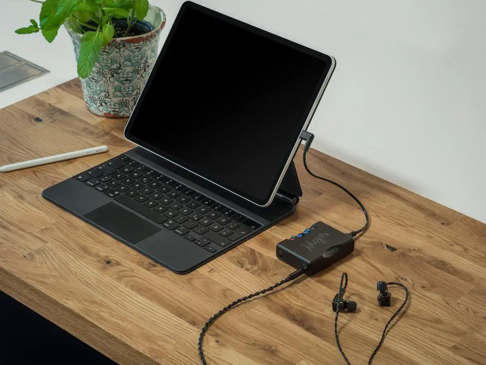 Chord Mojo2 Portable Dac Headphone Amp User Guide