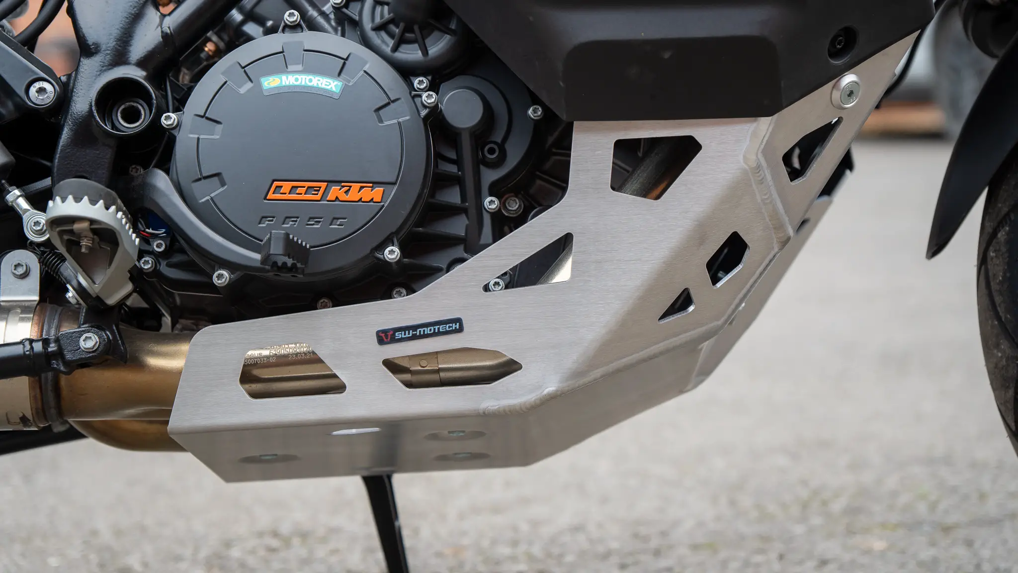 SW-MOTECH MSS.04.835.10001 B, MSS.04.835.10001 S Engine Guard-fig1