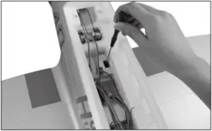 Dynam-DY8956-P-47D-ThunderBolt-Assembly