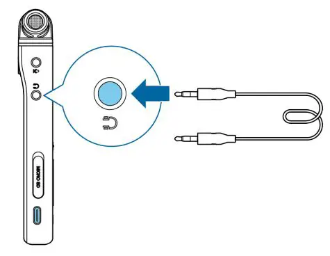 PHILIPS DVT4110 VoiceTracer Voice Recorder User Manual - Insert the audio cable into the headphones