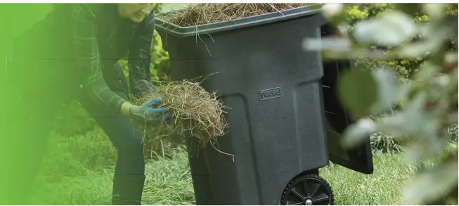 Toter 25532 R1BLU Blue Plastic Wheeled Kitchen Trash Can - Featured Image