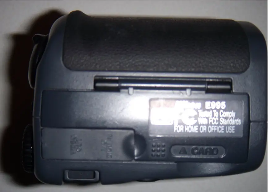 IFIXIT Nikon Coolpix 995 Memory Card