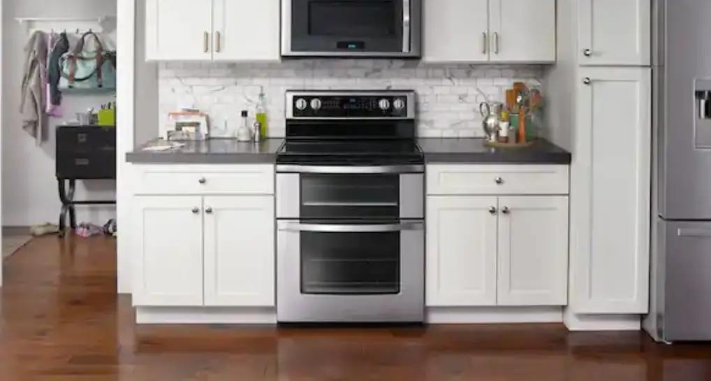 Hisense Hbe3501cps 5.8 Cu. Ft. Freestanding Electric Oven Instruction Manual