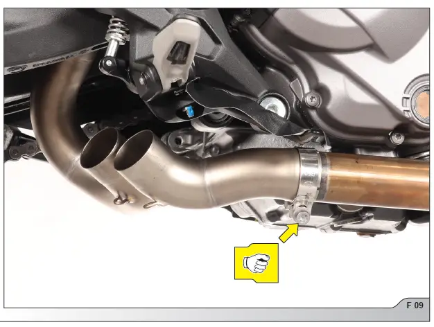 AKRAPOVIC-Ducati-Monster-950-Optional Link-Pipe-Collector-fig-12