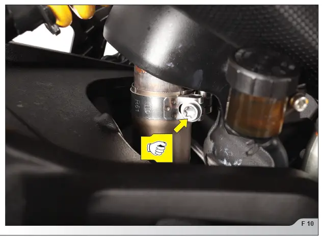 AKRAPOVIC-Ducati-Monster-950-Optional Link-Pipe-Collector-fig-13