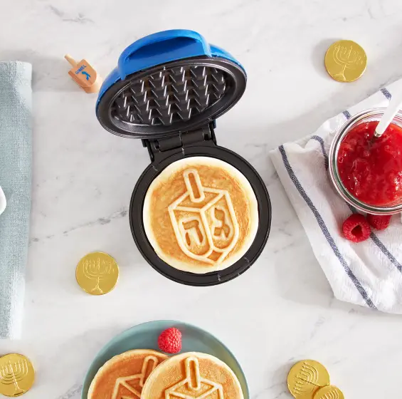 Dash-DMWD001-Dreidel-Mini-Waffle-Maker-FIG-8