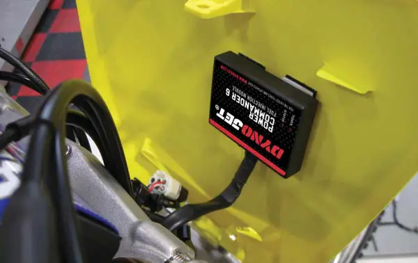 DYNOJET-PC6-20001-Power-Commander-6-Installation-03