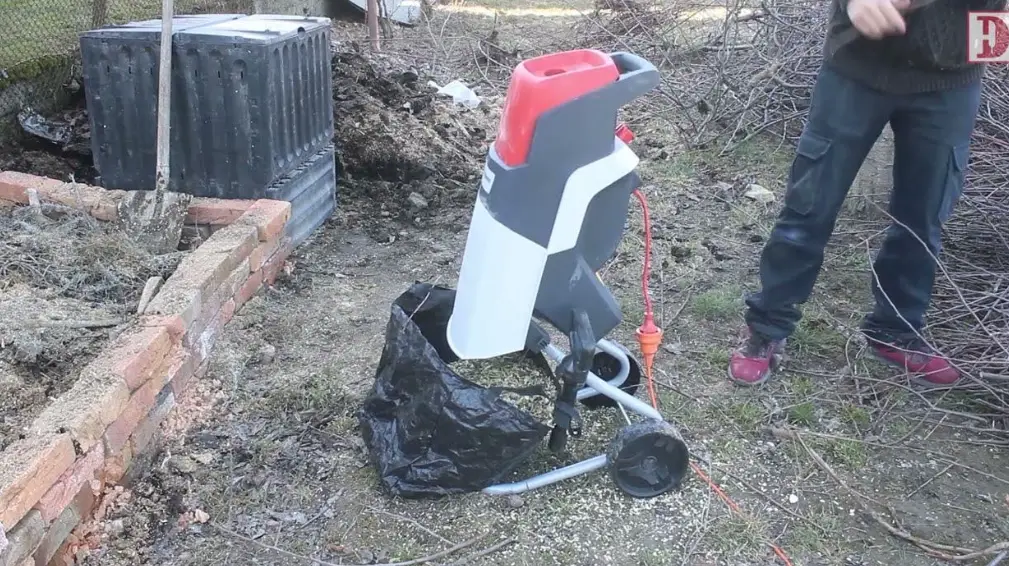 Sterwins Esh2-40.4 Electric Shredder 2500w Instruction Manual Sterwins Esh2-40.4 Electric Shredder 2500w Instruction Manual