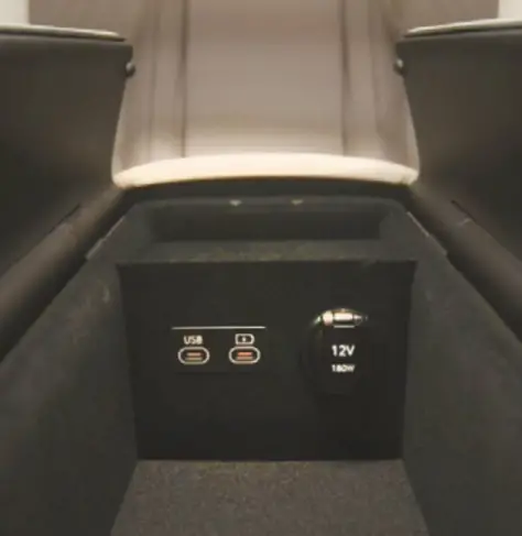 GENESIS G90 - PHONE PROJECTION 1