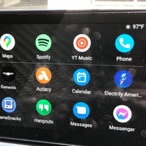 GENESIS G90 - PHONE PROJECTION 5