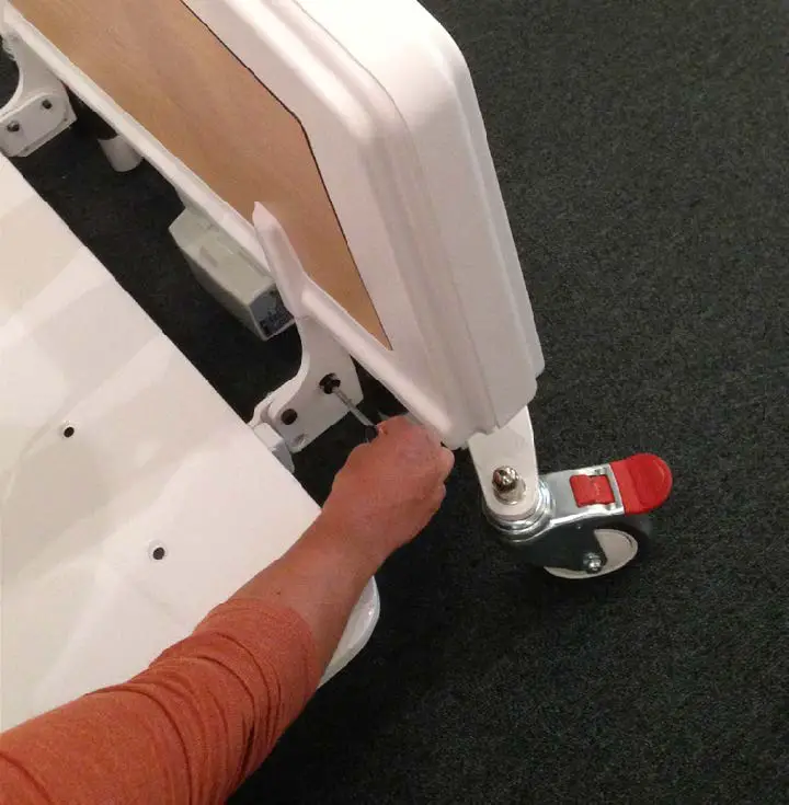 HUMAN-CARE -Floorline-LTC-Wooden-panel-40