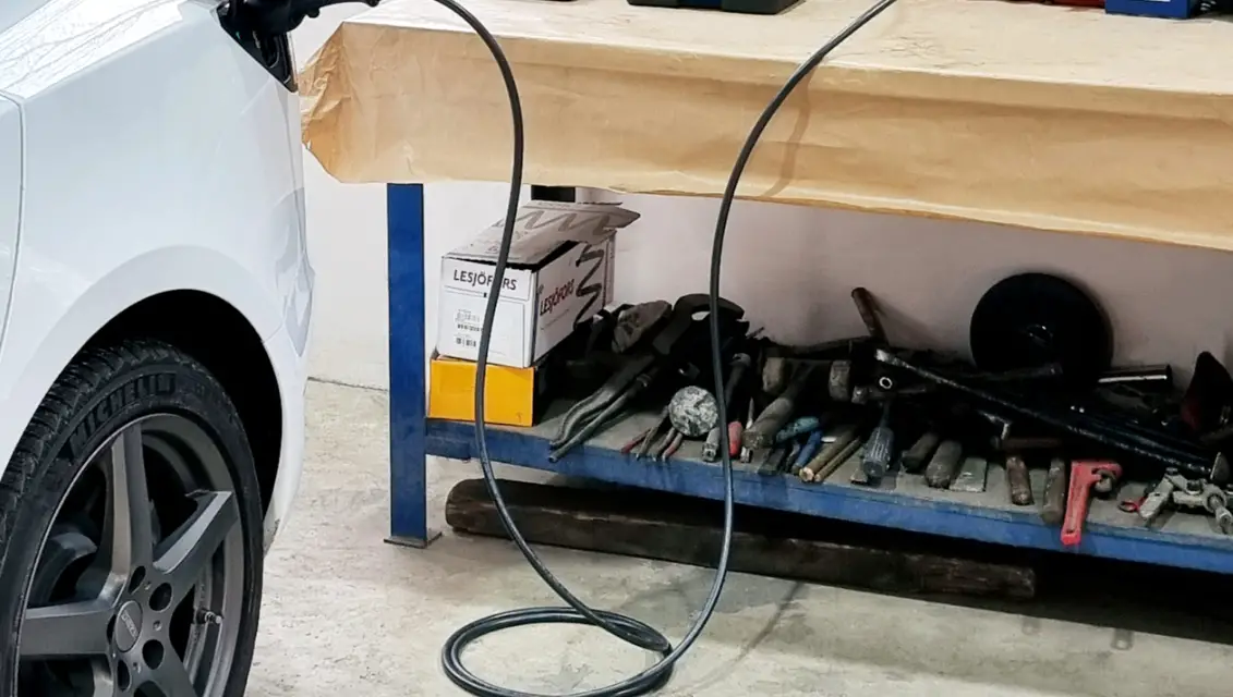 Metron Pc05t Portable Charger User Manual