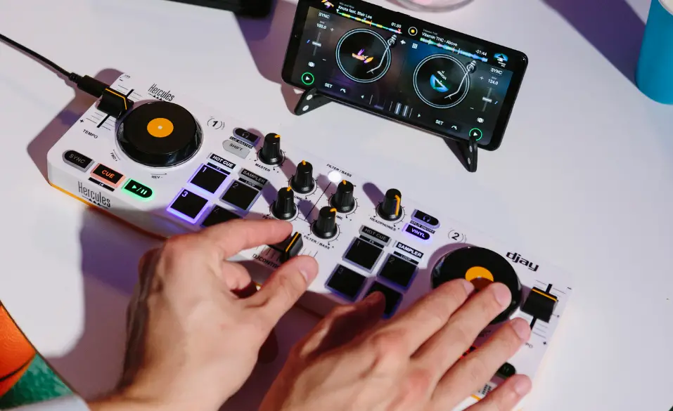 Hercules Djay Ios Djcontrol Mix 2-channel Controller User Manual