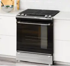 RANGE WITH GAS COOKTOP
