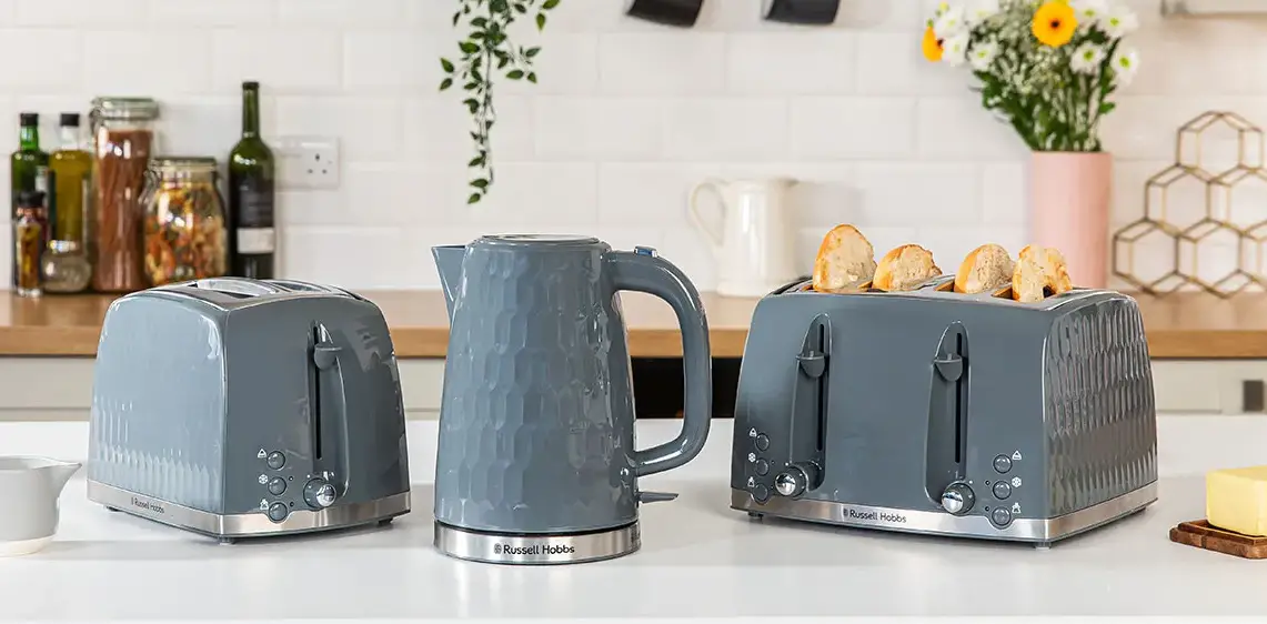 Russell Hobbs 26053-70 Honeycomb Plastic Kettle Instruction Manual