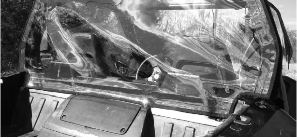 FALCON-RIDGE-AC-TRAIL-DRW01-Textron-Wildcat-Trail-Soft-Doors-&amp-Rear-Window-FIG-7