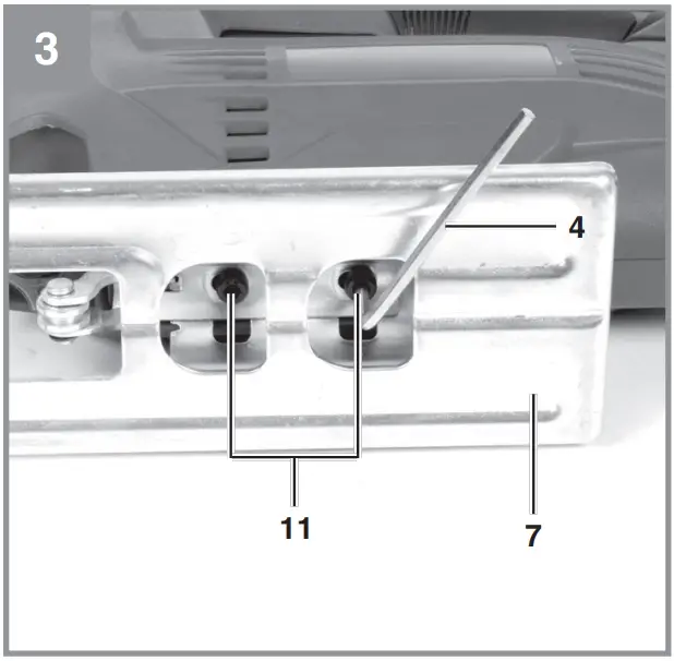 Setting the soleplate for miter cuts