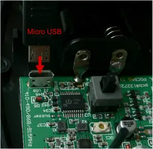 2). Insert the USB programming cable