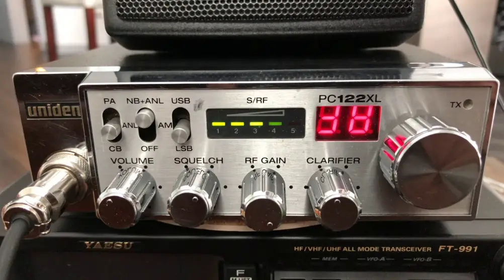 Uniden Pc122xl Am And Ssb Cb Radio Owner's Manual