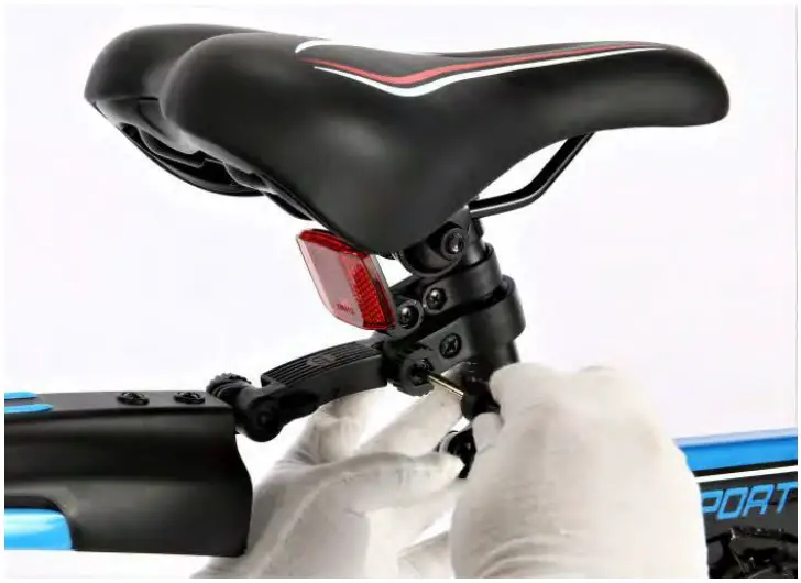 Install the rear Fender