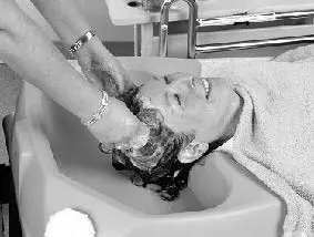 ABLEWARE-764271000-In-Bed™-Head-Wash-System-fig-1