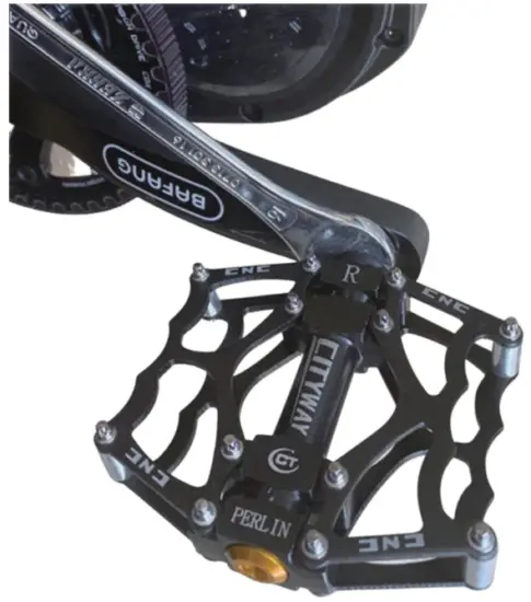 BIKONIT Warthog MD 750 Electric Bike - oedals