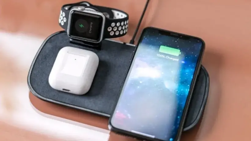 Gogen Chst302 3 In 1 Wireless Charger Instruction Manual Gogen Chst302 3 In 1 Wireless Charger Instruction Manual