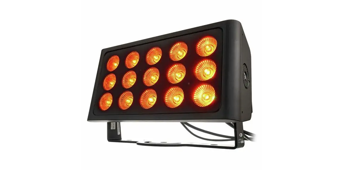 Showtec Cameleon Flood 15 Q4 Tour User Guide