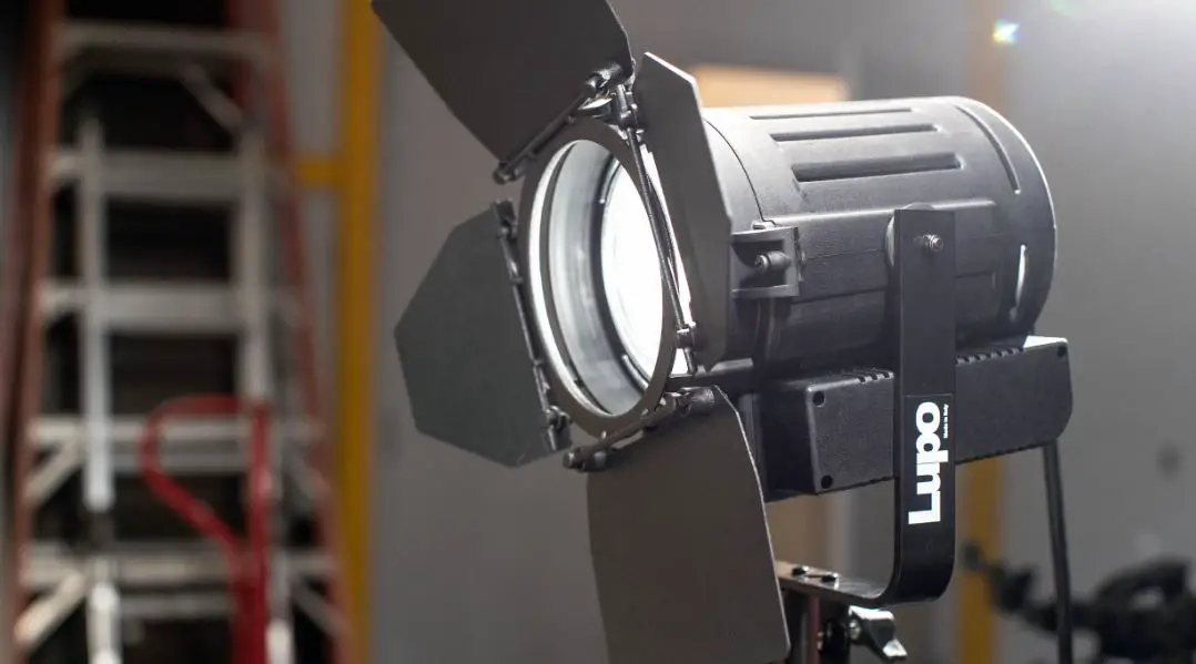 Lupo Dayled 650 Pro Dual Color Led Fresnel With Dmx User Manual