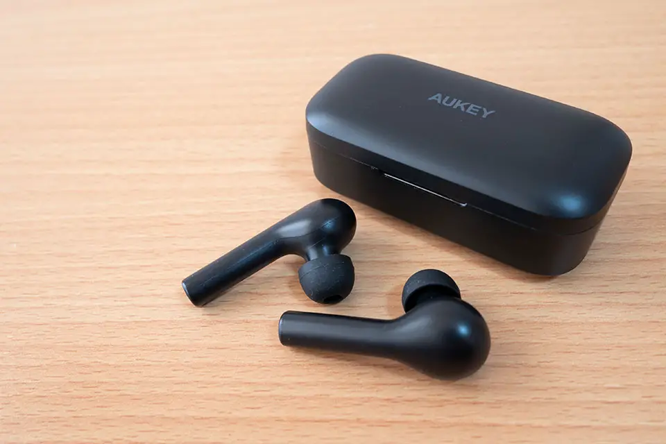 Aukey True Wireless Earbuds User Manual