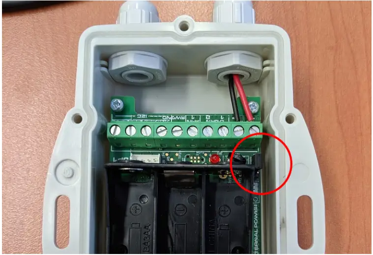 CalChip CONNECT SEN-000032-000 Digital Matter Falcon 4G Tracker - xternal Power