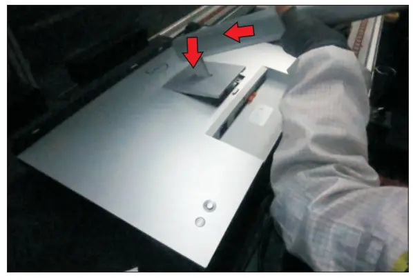 DELL U2722DE 27 Inch 16 9 IPS Monitor - Take a stand