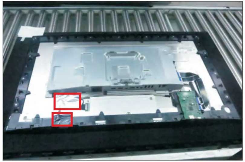 DELL U3223QE UltraSharp 32 4K USB C Hub Monitor - Disassembly Procedures 9