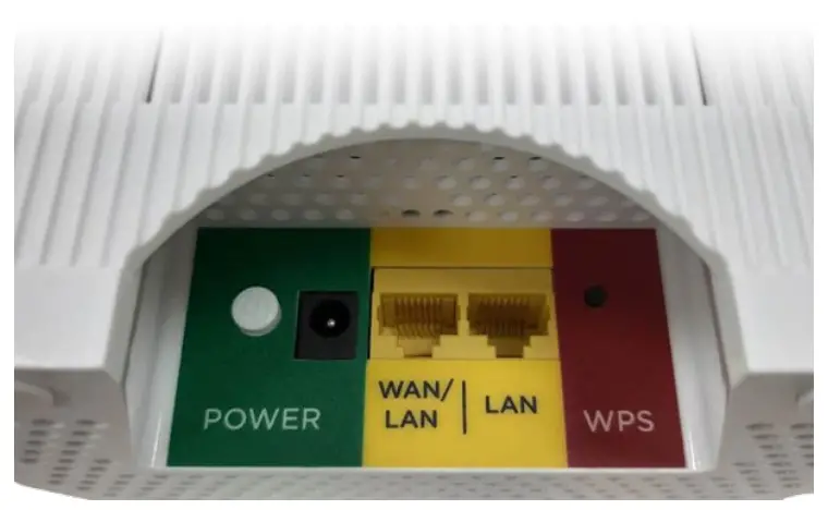 motorola MH7021 Whole Home AC2200 Wireless Tri-Band Gigabit Mesh WiFi Add-On Satellite --Panel