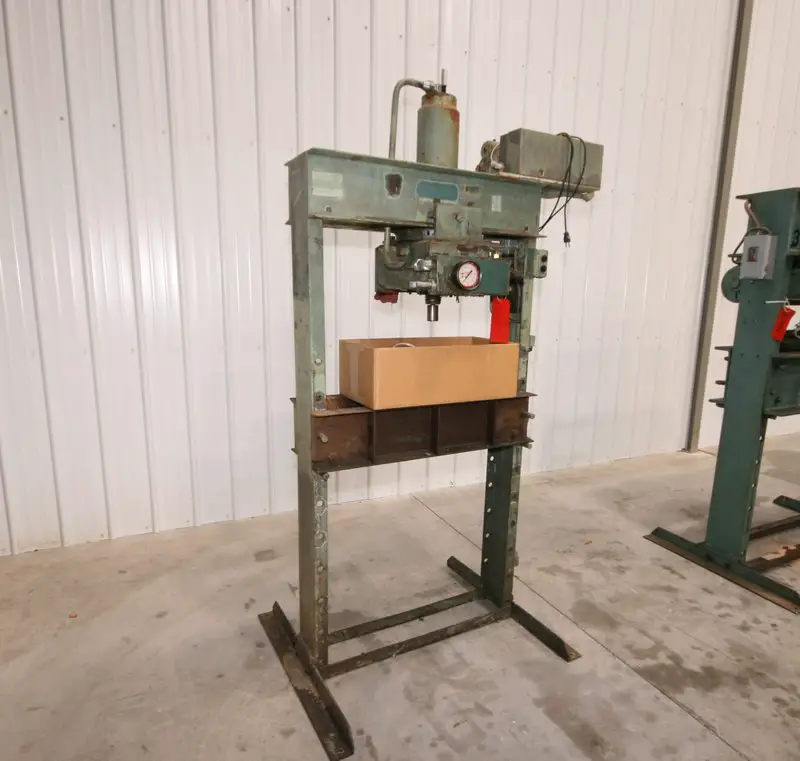 Dake 6-450 Air-operated Hydraulic Press Air Pump Instruction Manual