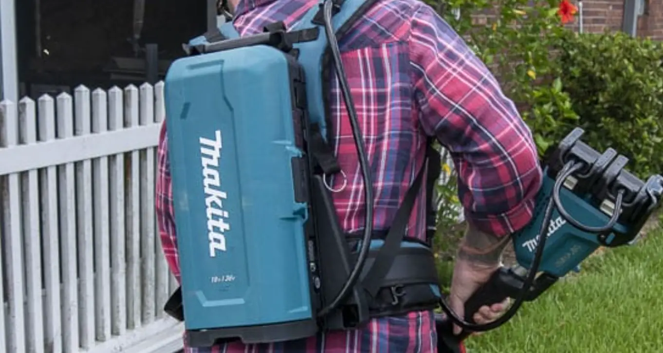 Makita Pdc01 Portable Power Pack Instruction Manual