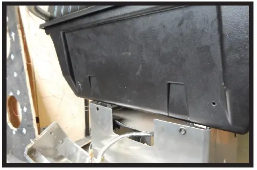 BROILMASTER-PREMIUM-GRILLS-DPP157-Collector-Box-Relocation-FIG-4