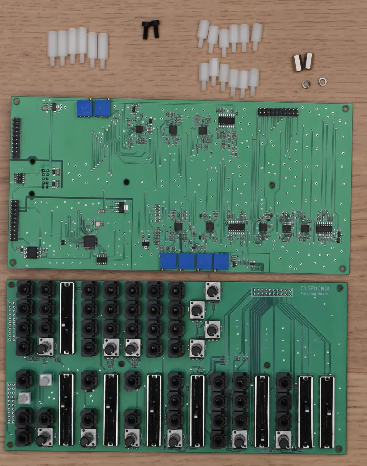 Connection of the top and bottom boards 01