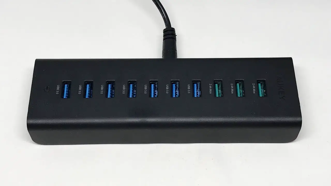 Aukey 10-port Powered Usb Hub 7 Usb 3.0 Ports + 3 Charging Ports User Manual Aukey 10-port Powered Usb Hub 7 Usb 3.0 Ports + 3 Charging Ports User Manual