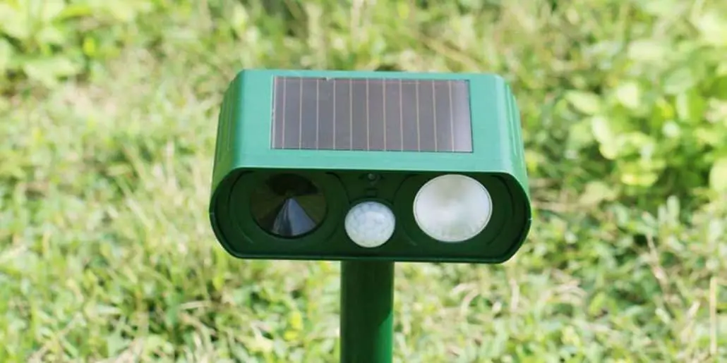 Coopers Solar Animal Repeller W / Motion Sensor Instruction Manual