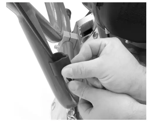 MARSHALLTOWN-SW100H-Shockwave-Power-Screed-13