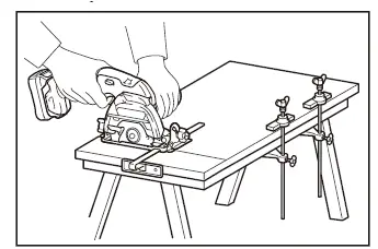 makita-HS301D-Cordless-Circular-Saw-01