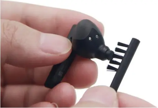 2A445FHW120W-1 - Clean hearing aid 1