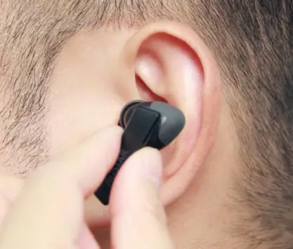 2A445FHW120W-1 - Wear hearing aid 1