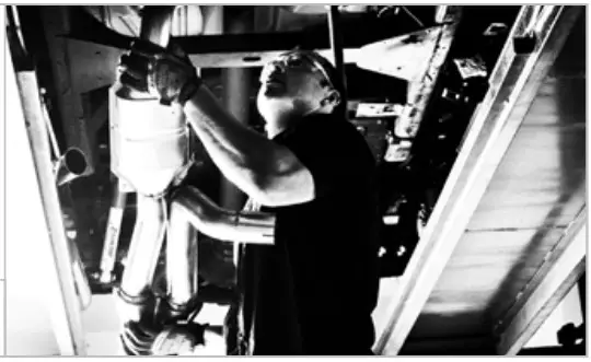 MF 19541 Chevrolet Tahoe Premier 5 3L - Figure 1