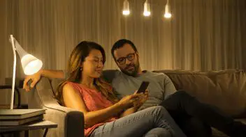 PHILIPS Hue White and colour ambience Starter kit-