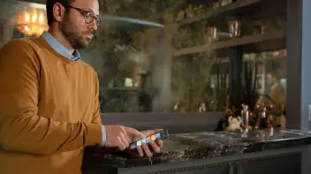 PHILIPS Hue White and colour ambience Starter kit-1