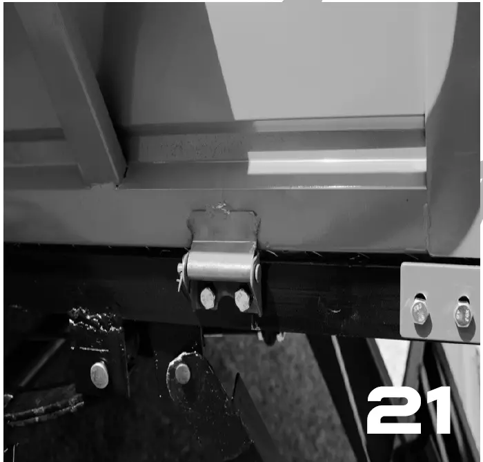 NAKAYAMA MB211 Towed Trailer 21