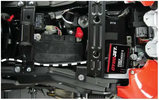 DYNOJET PC6 17021 Power Commander 6 - INSTALLING THE POWER COMMANDER 1